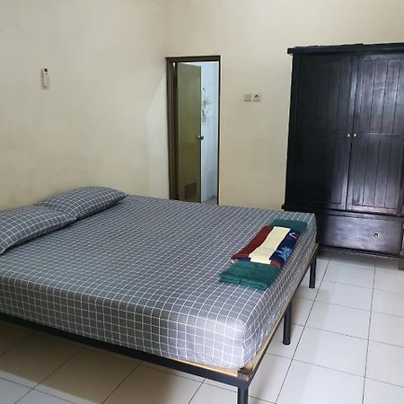 Taman Paradise Homestay Pradahkalikendal Kültér fotó